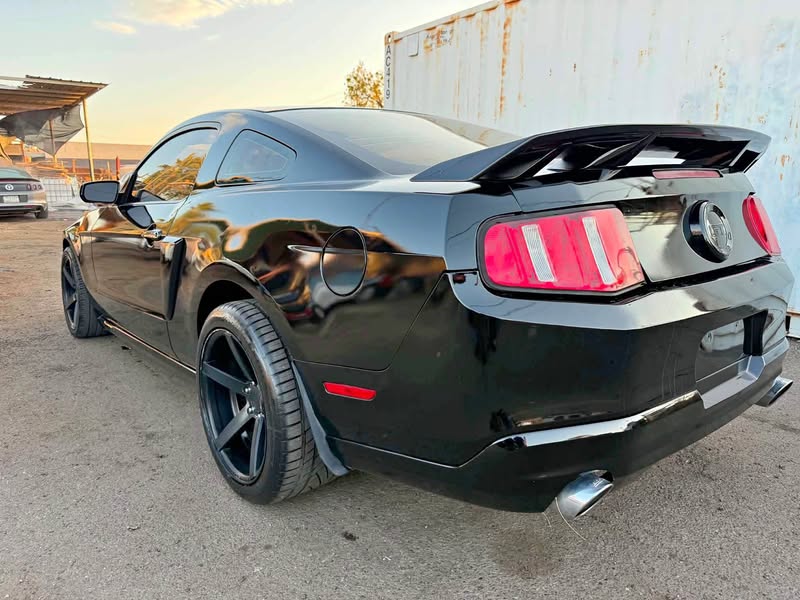 2011 Ford Mustang - V6 Coupe 2D
