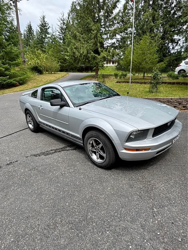 2005 Ford Mustang - V6 Coupe 2D
