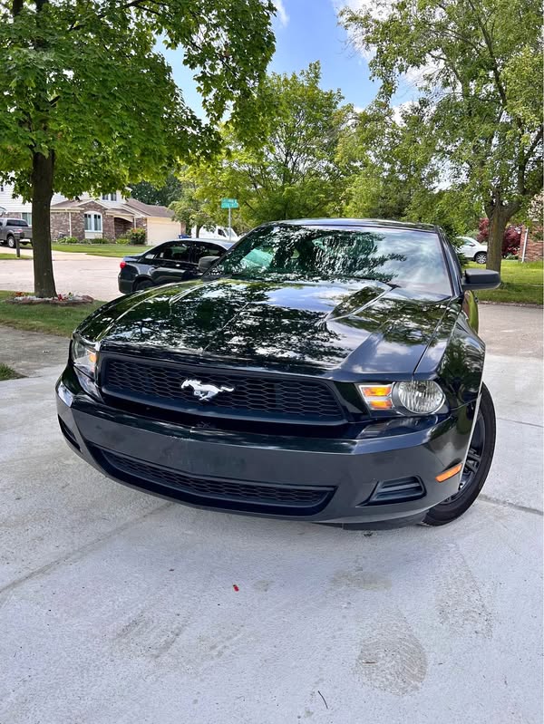 2012 Ford Mustang - V6