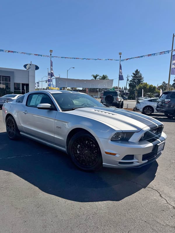 2014 Ford Mustang - GT Premium