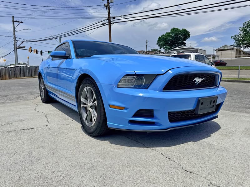 2014 Ford Mustang - Deluxe Coupe 2D