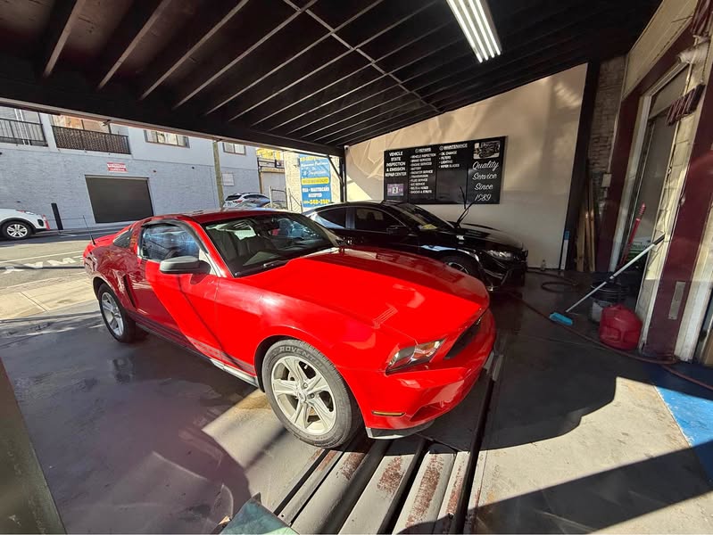 2010 Ford Mustang - V6 Coupe 2D