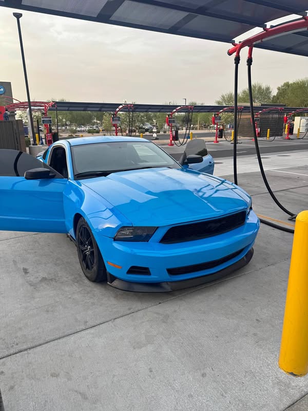2011 Ford Mustang - premium