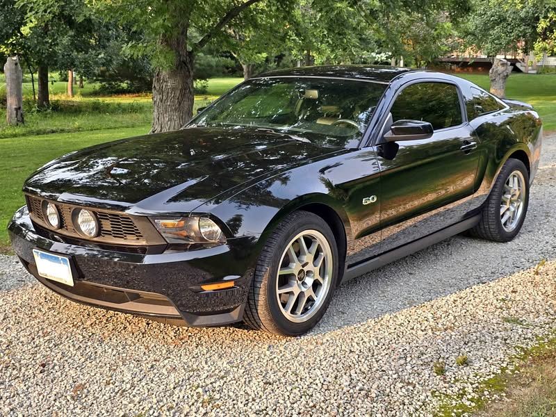 2011 Ford Mustang - GT Premium Coupe 2D