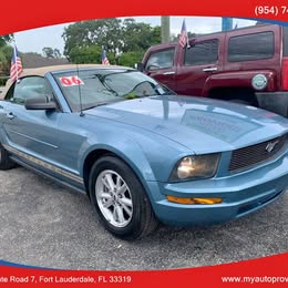 2006 Ford Mustang Deluxe Convertible 2D