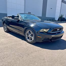 2014 Ford MUSTANG DELUXE