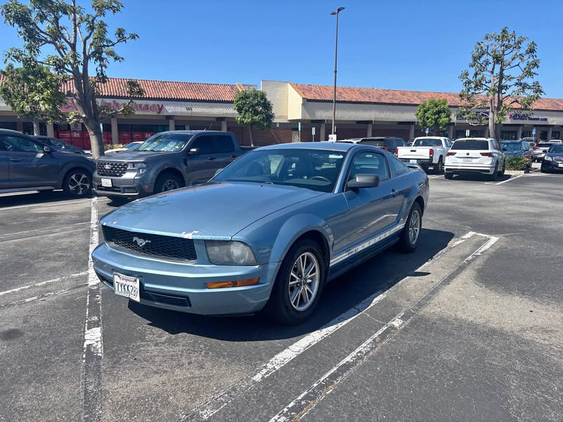 2005 Ford Mustang - Coupe 2D