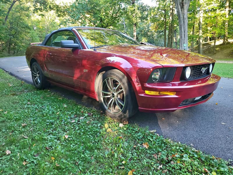 2005 Ford Mustang - GT Convertible 2D