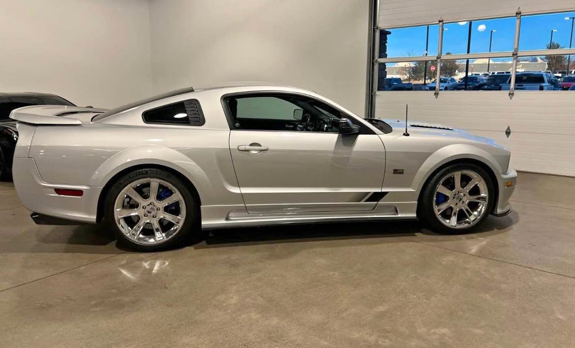 2006 Ford Mustang - Saleen