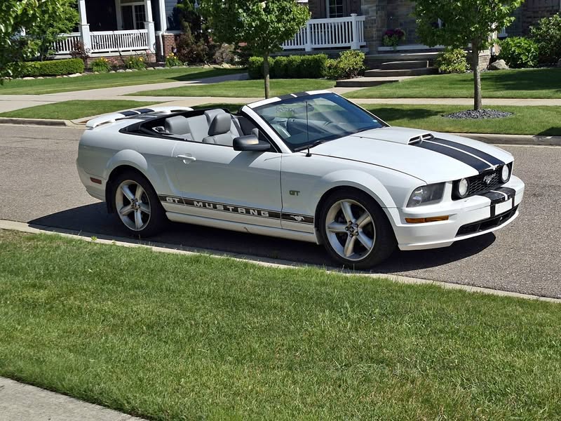 2005 Ford Mustang - GT Convertible 2D