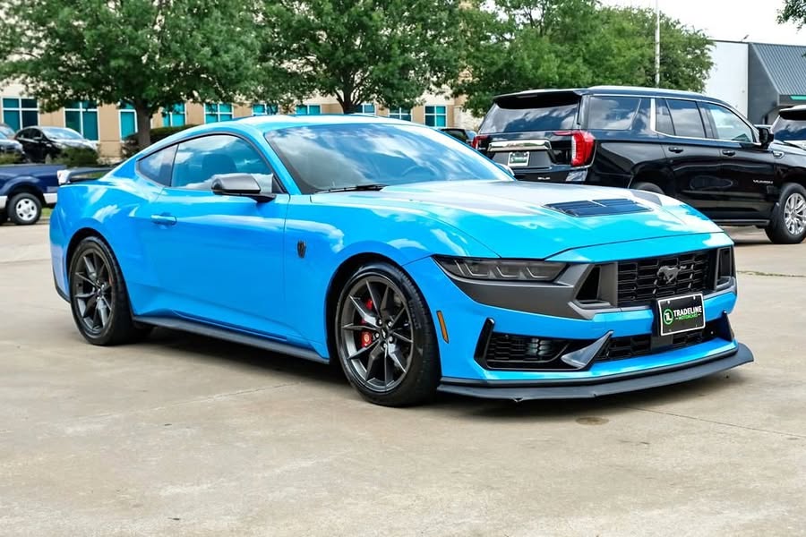 2025 Ford Mustang Dark Horse