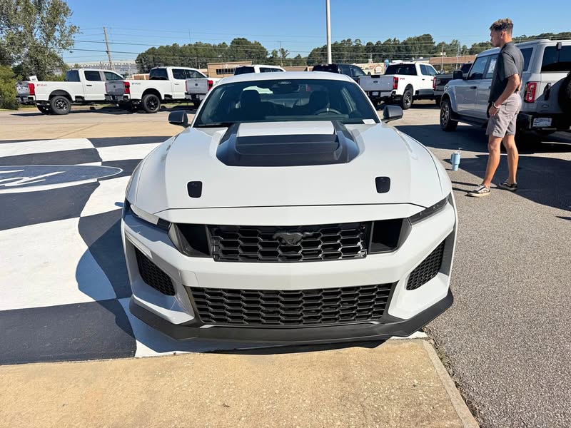 2026 Ford Mustang - DARK HORSE SC