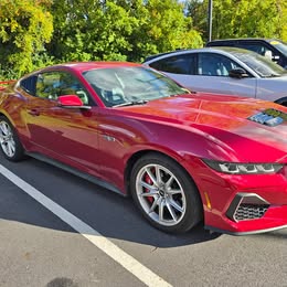 2024 Ford mustang GT premium V-8