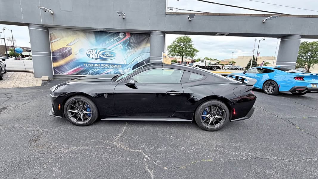 2026 Ford Mustang - Dark Horse Coupe 2D