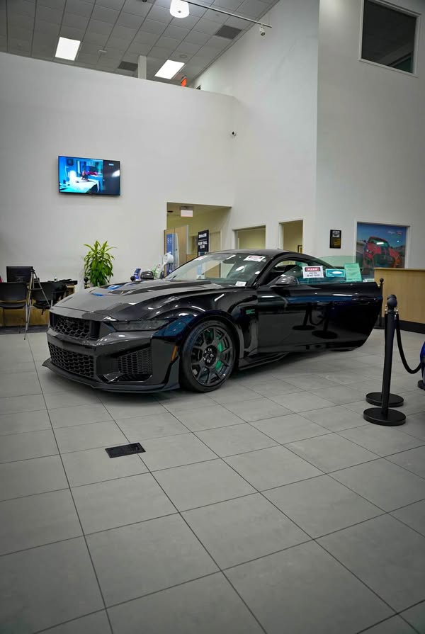 2026 Ford Mustang - Dark Horse SC