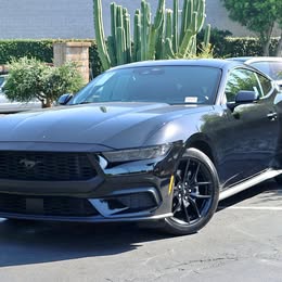 2025 Ford MUSTANG ECOBOOST