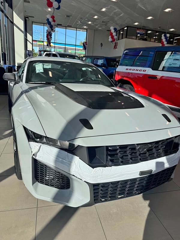 2026 Ford Mustang - Dark Horse Coupe 2D
