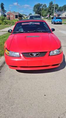 2000 Ford Mustang