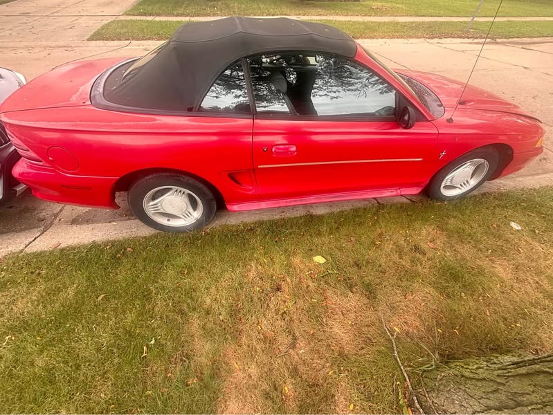 1995 Ford Mustang - Convertible 2D