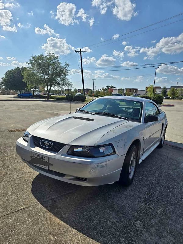 2000 Ford Mustang - V6 Coupe 2D