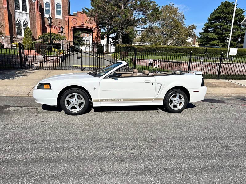 2002 Ford Mustang - Deluxe Convertible 2D