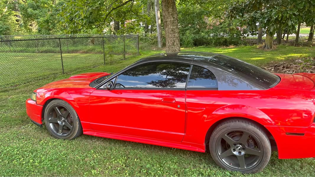 2000 Ford Mustang - Deluxe Coupe 2D