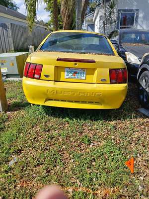 2004 Ford Mustang - Coupe 2D