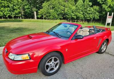 2002 Ford Mustang - Coupe 2D
