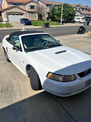 2000 Ford Mustang - Deluxe 2D