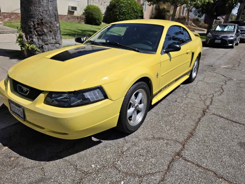 2003 Ford Mustang - Deluxe Coupe 2D