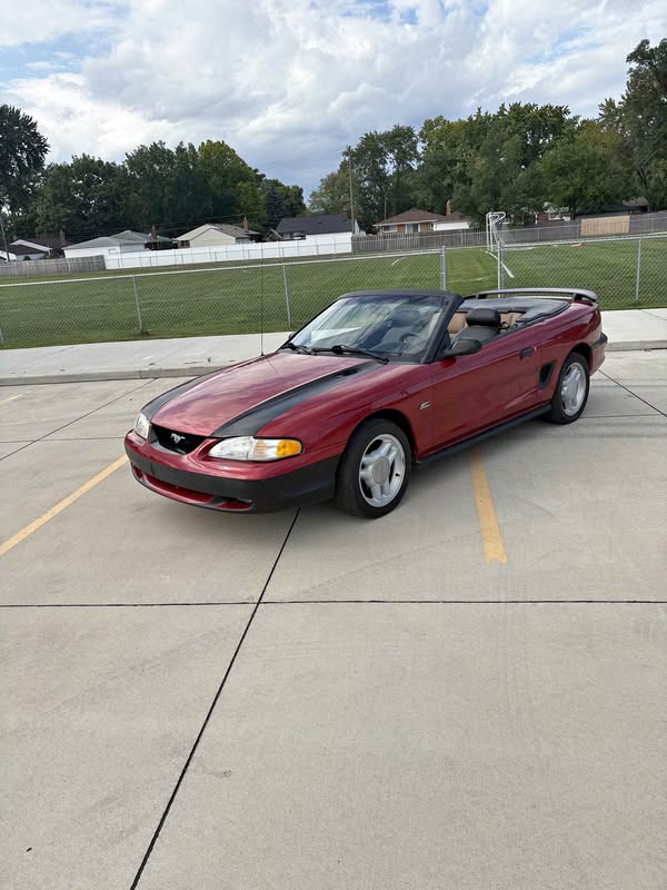 1994 Ford Mustang - Black