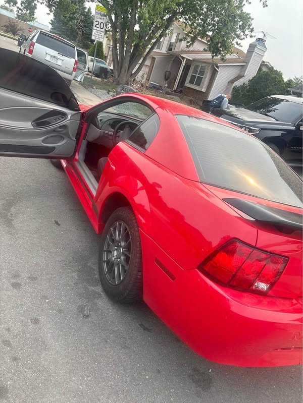 2002 Ford Mustang - Coupe 2D