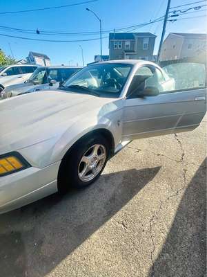 2003 Ford Mustang - V6 Coupe 2D