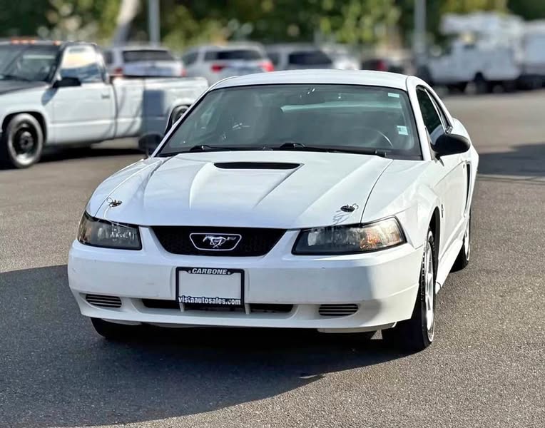 2000 Ford Mustang