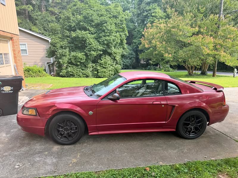 2004 Ford Mustang - V6 Coupe 2D