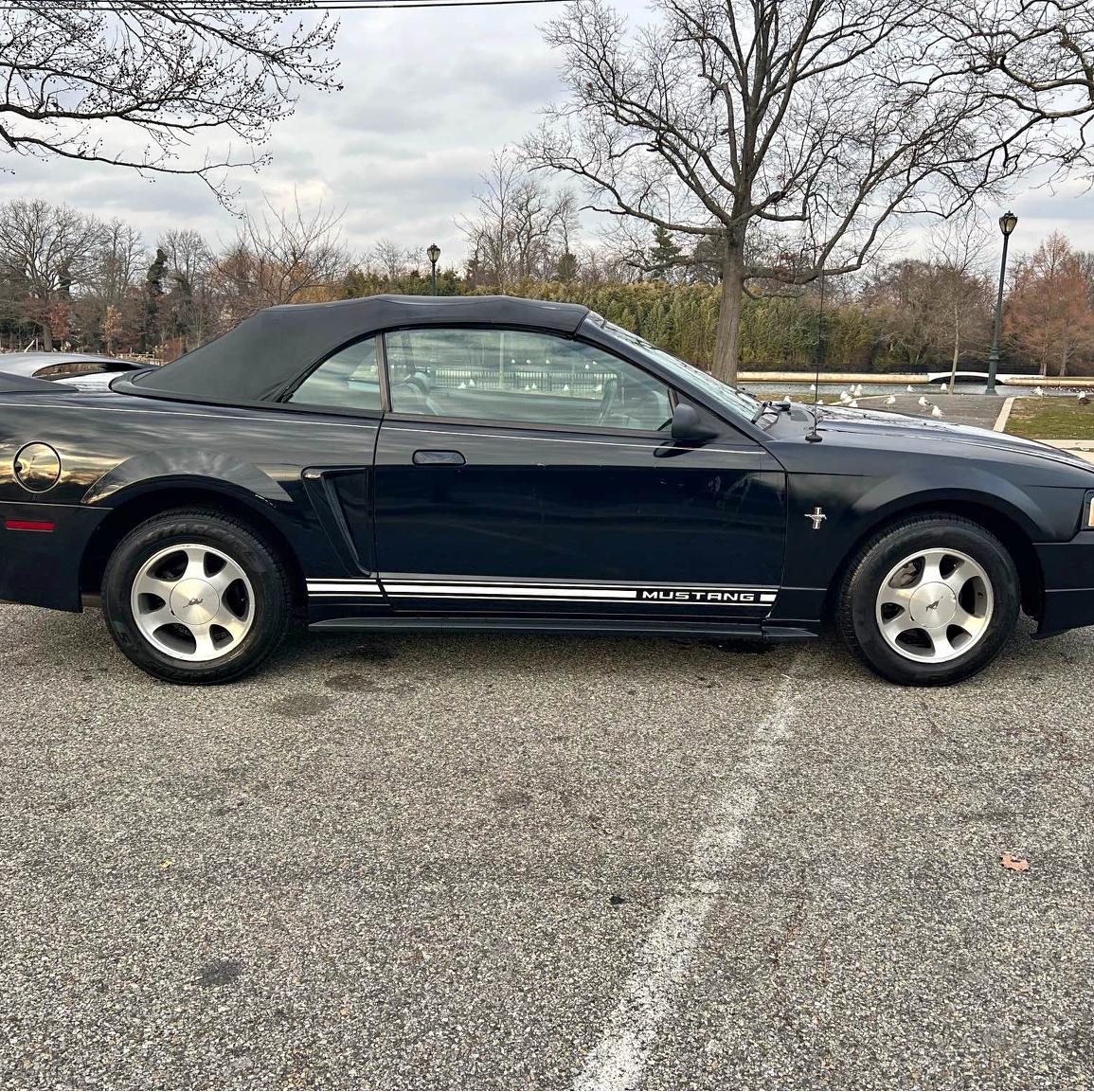 2000 Ford Mustang - V6 Premium Convertible 2D