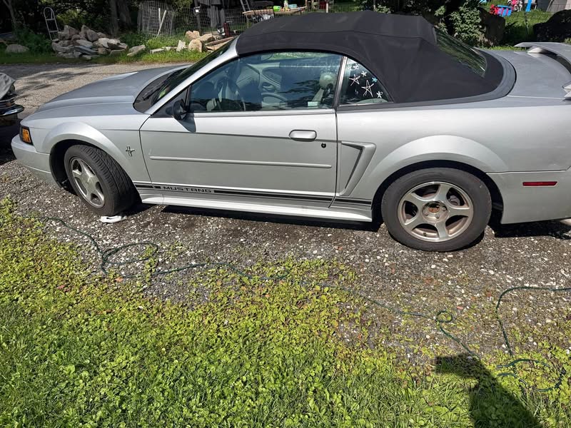 2001 Ford Mustang - Convertible 2D