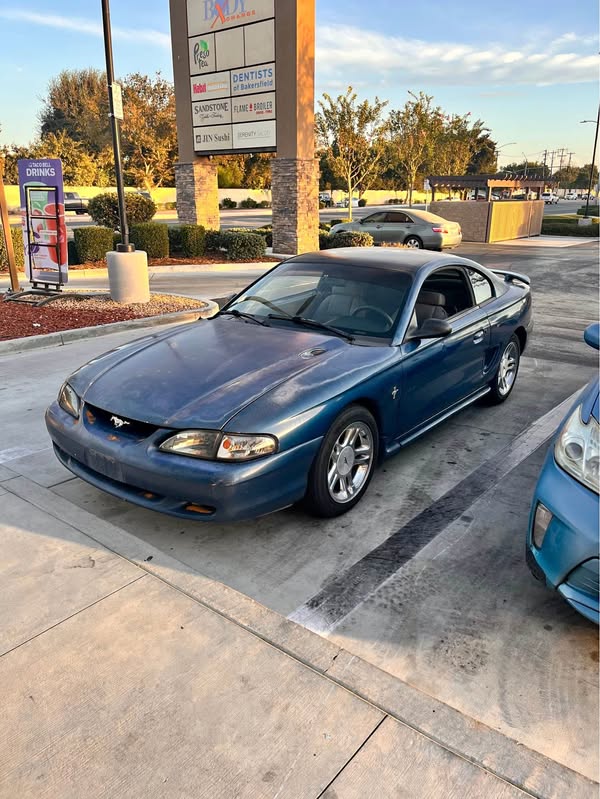 1998 Ford Mustang - Base