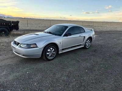2001 Ford Mustang - V6 Coupe 2D