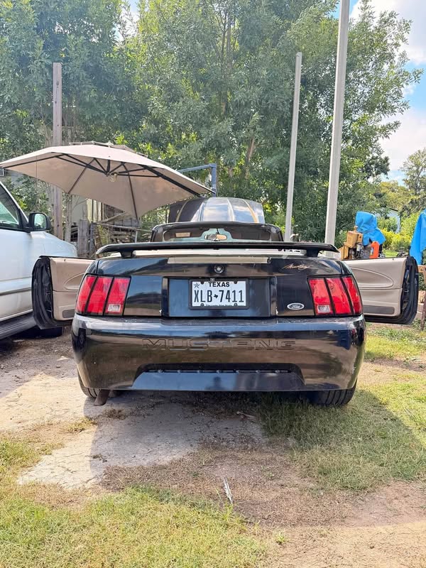 2001 Ford Mustang - V6 Coupe 2D