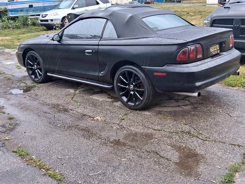 1995 Ford Mustang - Convertible 2D