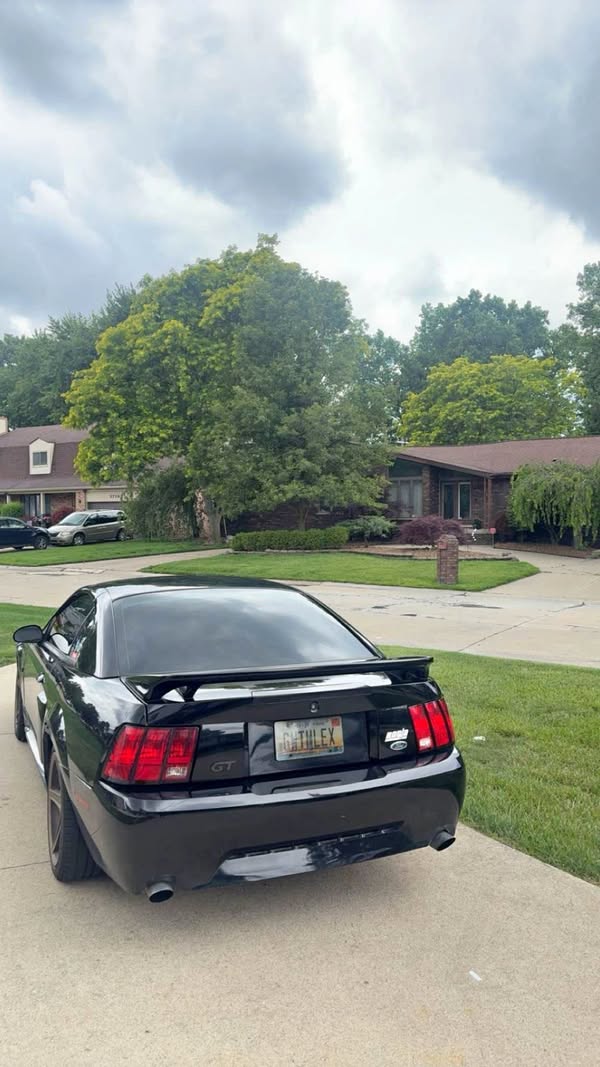2002 Ford Mustang - Gt deluxe