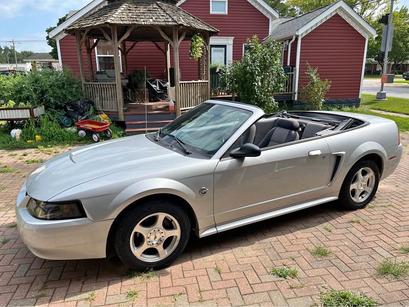 2004 Ford Mustang - Convertible 2D