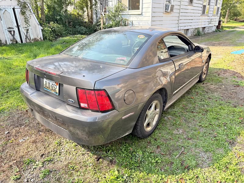 2004 Ford Mustang - V6 Coupe 2D