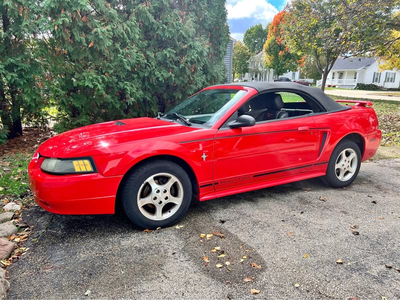 2001 Ford Mustang - Deluxe Convertible 2D