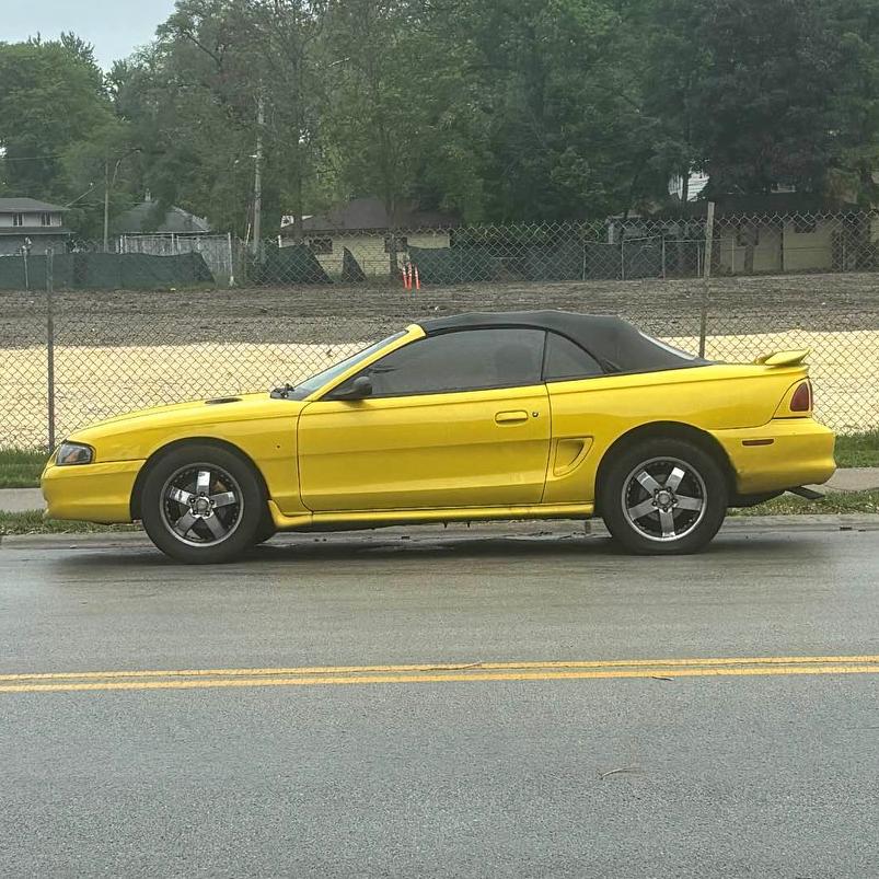 1995 Ford Mustang - V6 Convertible 2D