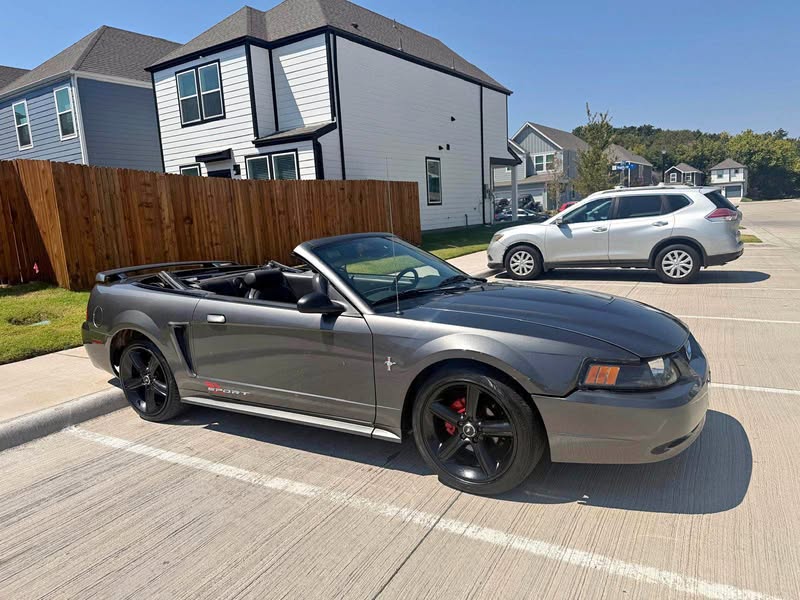 2004 Ford Mustang