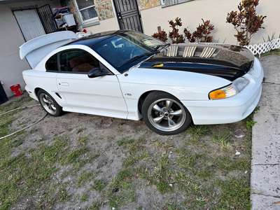 2004 Ford Mustang - Convertible 2D