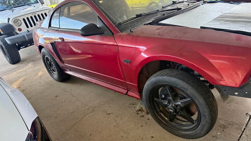 2001 Ford Mustang - Grey