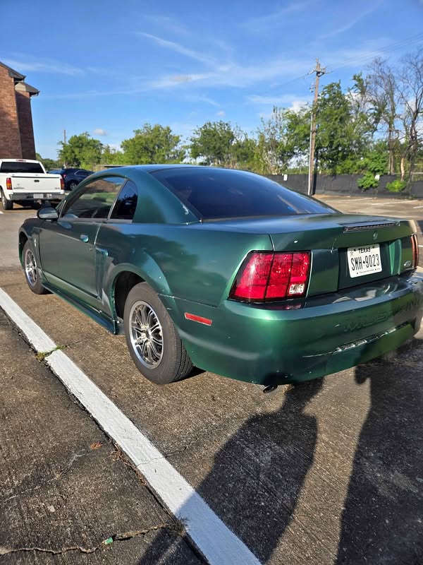 2000 Ford Mustang - Coupe 2D